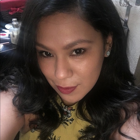 Meet your Posher, Cecilia - Picture 1 of 1